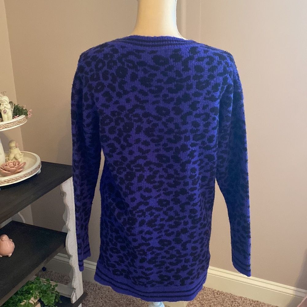 ❤️EUC Evereve John + Jenn Leopard Sweater (size XS)❤️ - Picture 5 of 7